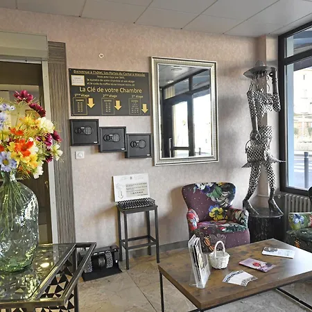 Hotel Les Portes Du Cantal