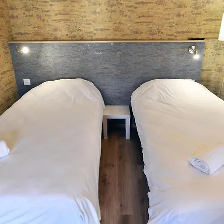 Les Portes Du Cantal Hotel 2*