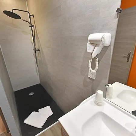 Hotel Les Portes Du Cantal 2*