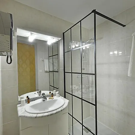 Les Portes Du Cantal Hotel