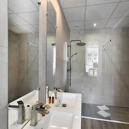 Hotell Les Portes Du Cantal