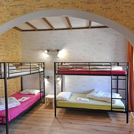 Les Portes Du Cantal מלון 2*
