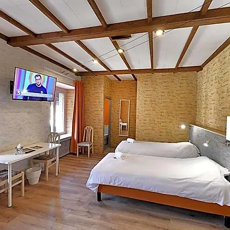 Les Portes Du Cantal Hotell