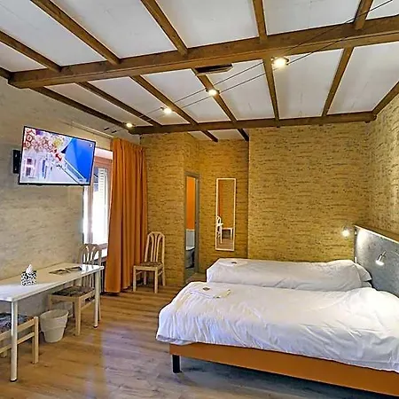 Les Portes Du Cantal Hotell
