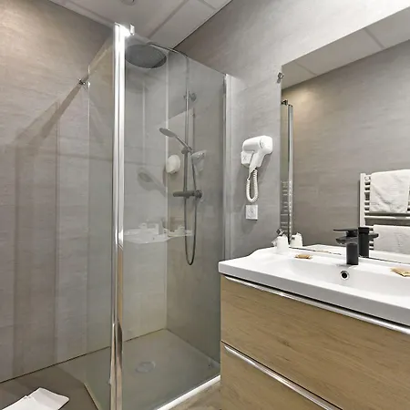 Les Portes Du Cantal Hotel 2*